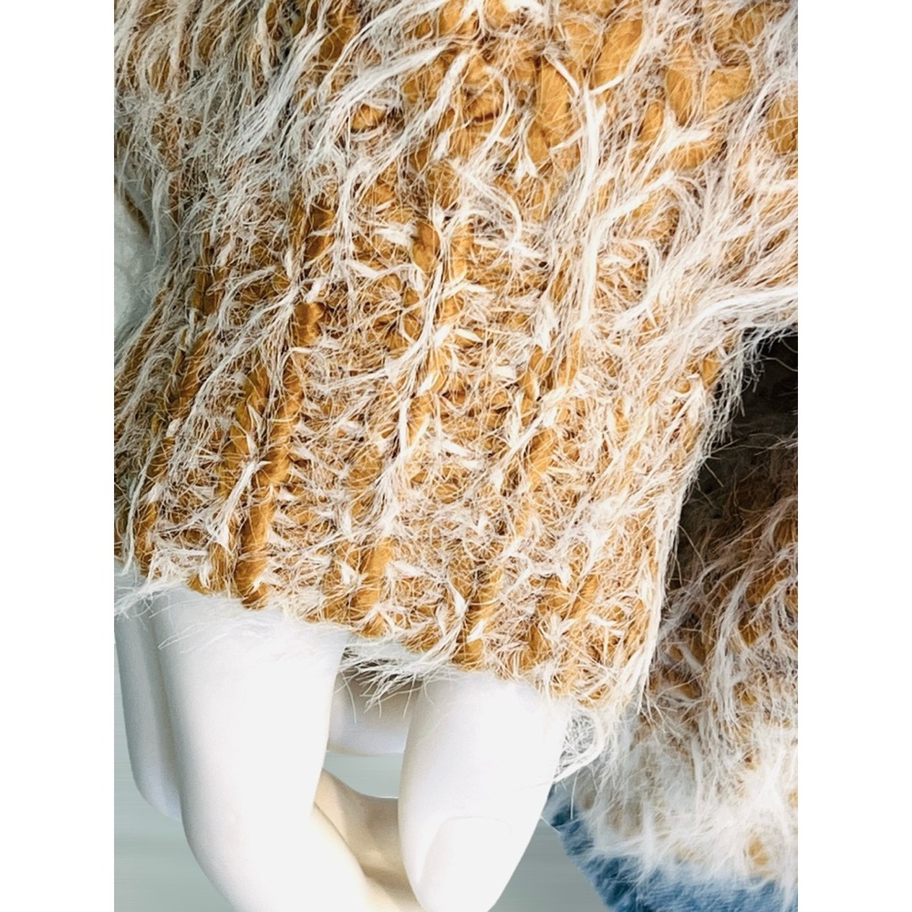 Gorgeous mustard oversized fuzzy knit sweater ONE SIZE - Picture 9 of 10